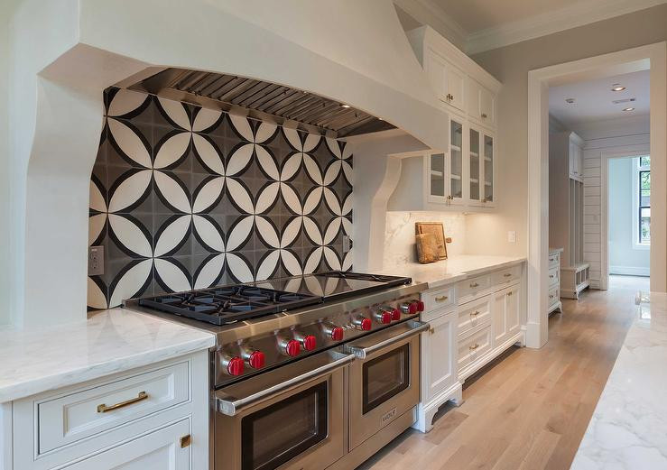 Black And White Kitchen Backsplash
 KItchen Cooktop with Black and White Cement Circle