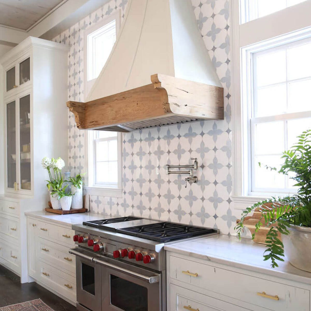 Kitchen Backsplash Options
 14 Showstopping Tile Backsplash Ideas To Suit Any Style