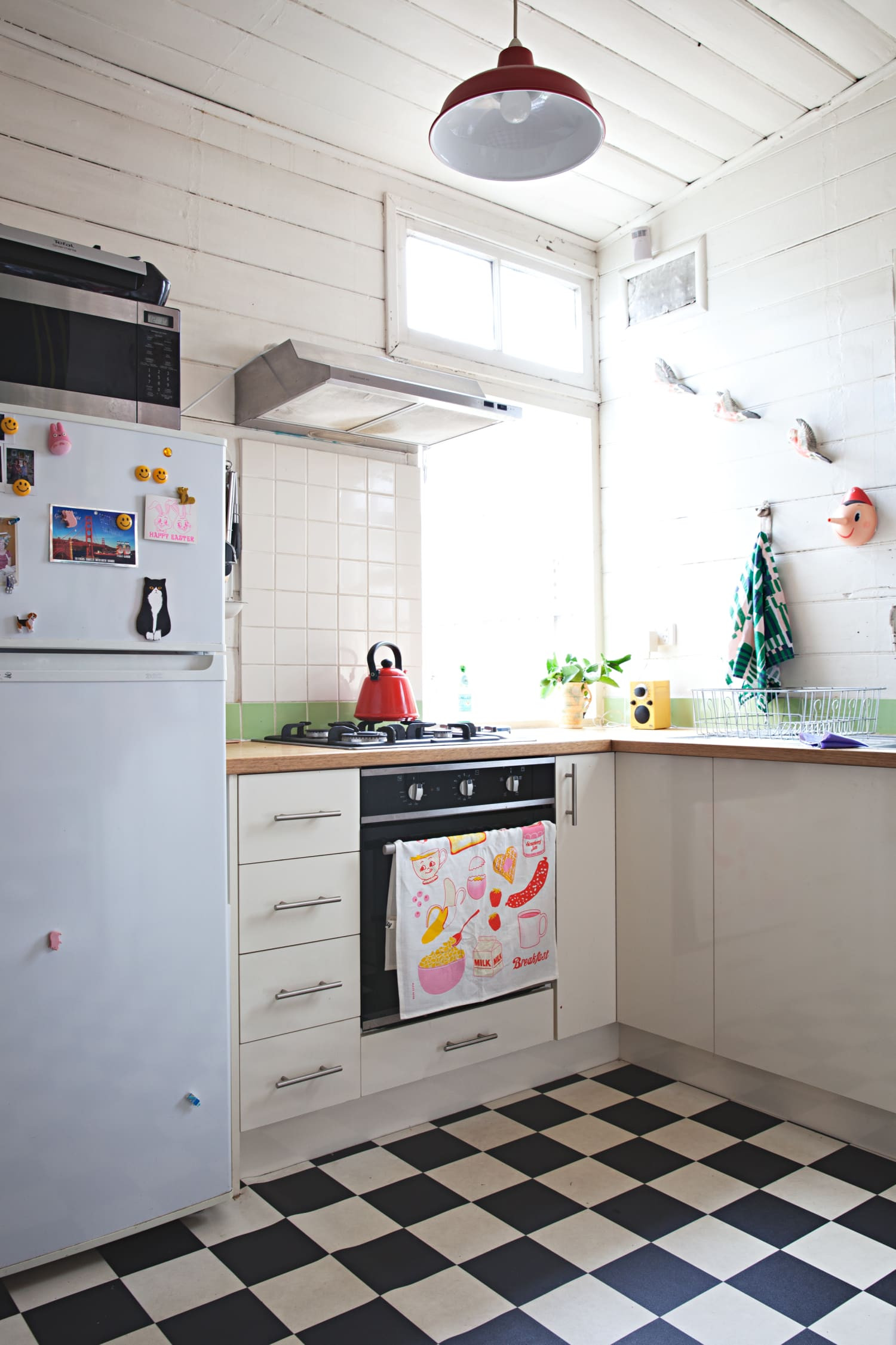 Small Kitchen Shelf Ideas
 21 Best Small Kitchen Storage & Design Ideas