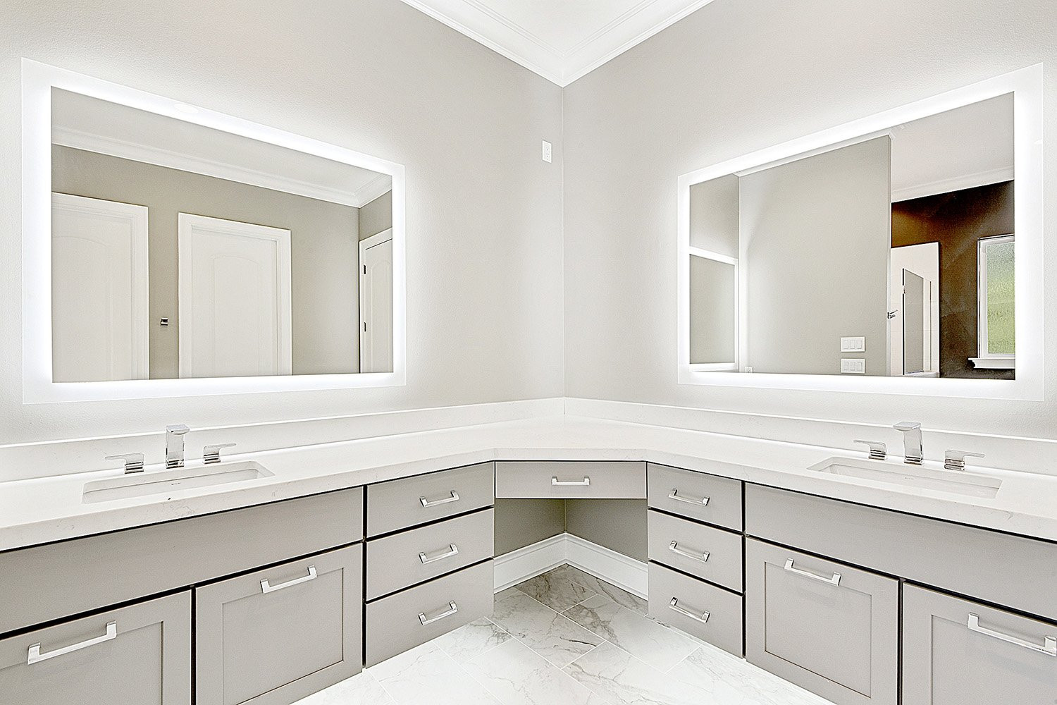 36 Bathroom Mirror
 Side Lighted LED Bathroom Vanity Mirror 36" x 24