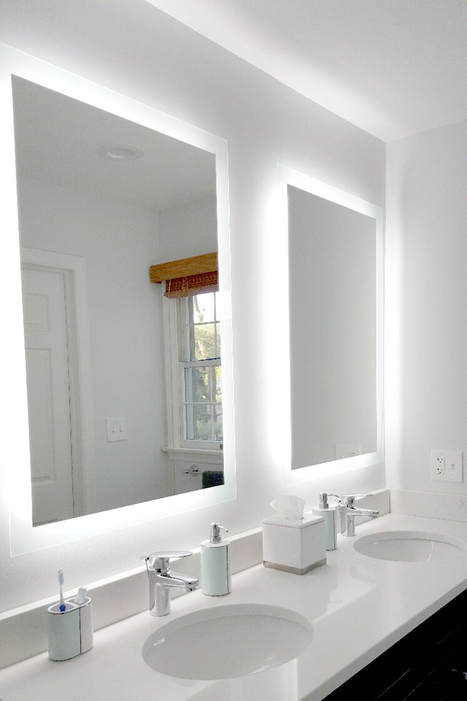36 X 36 Bathroom Mirror
 Side Lighted LED Bathroom Vanity Mirror 28" x 36