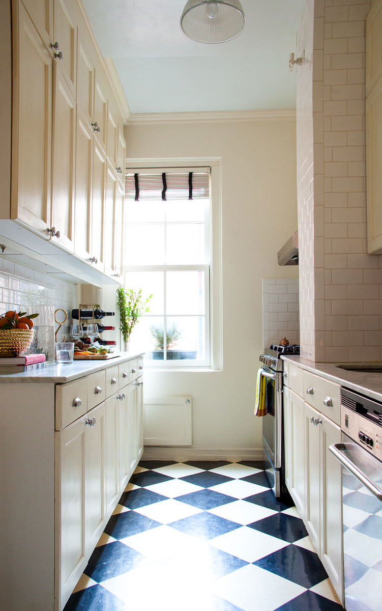 Amy'S Kitchen White City
 A Classic NYC Apartment Receives an All Out Glam Update