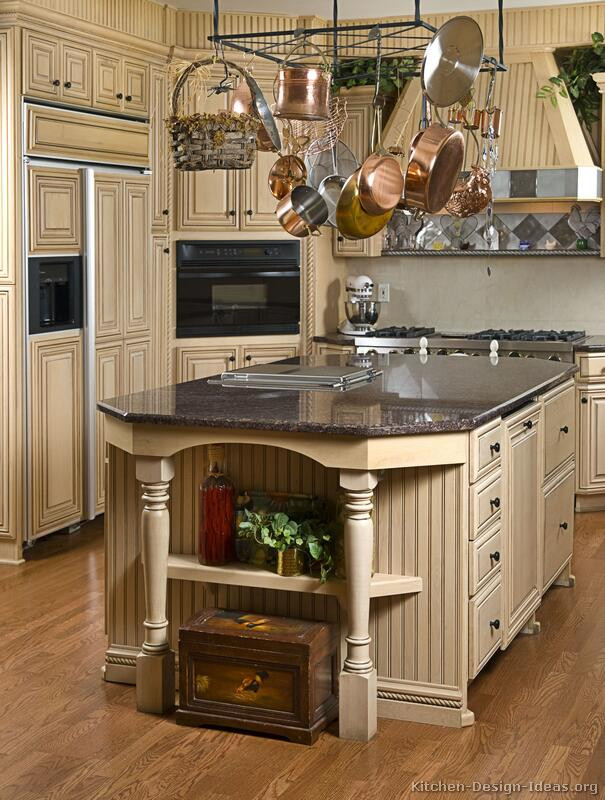 Antiqued Kitchen Cabinets
 Antique Kitchens and Design Ideas