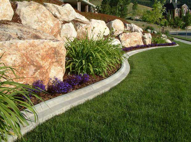 Backyard Border Ideas
 Beautiful & Classic Lawn Edging Ideas