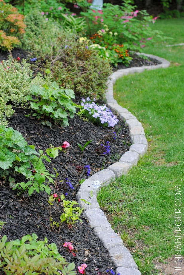 Backyard Border Ideas
 17 Simple and Cheap Garden Edging Ideas For Your Garden