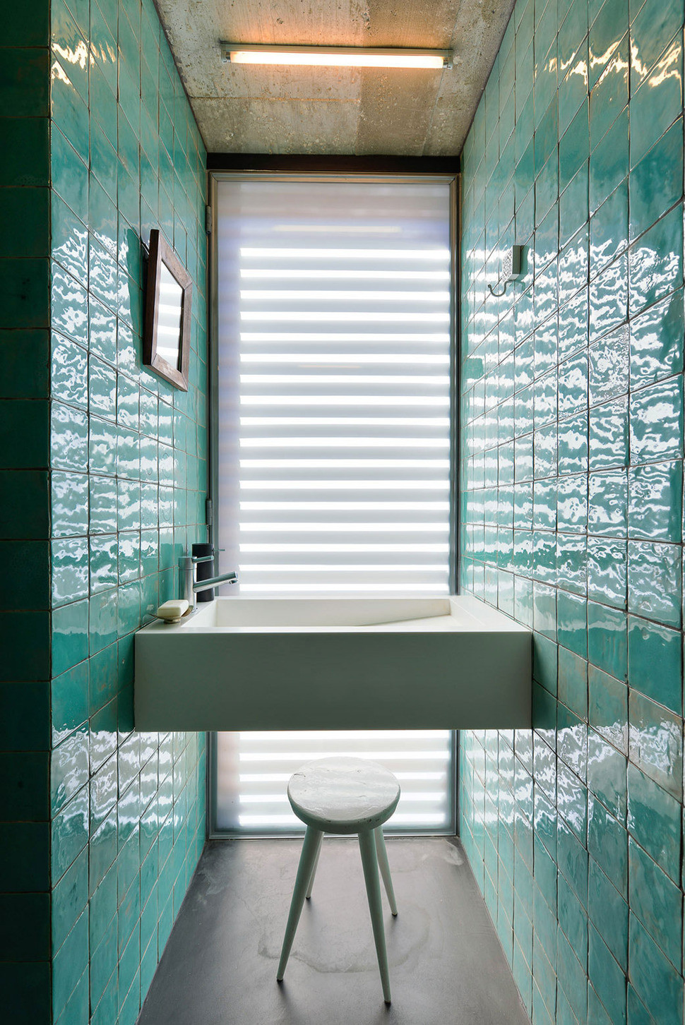 Bathroom And Shower Tile Ideas
 Top 10 Tile Design Ideas for a Modern Bathroom for 2015