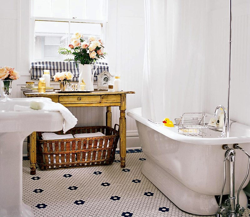 Bathroom Decor Ideas Images
 Vintage Style Bathroom Decorating Ideas & Tips