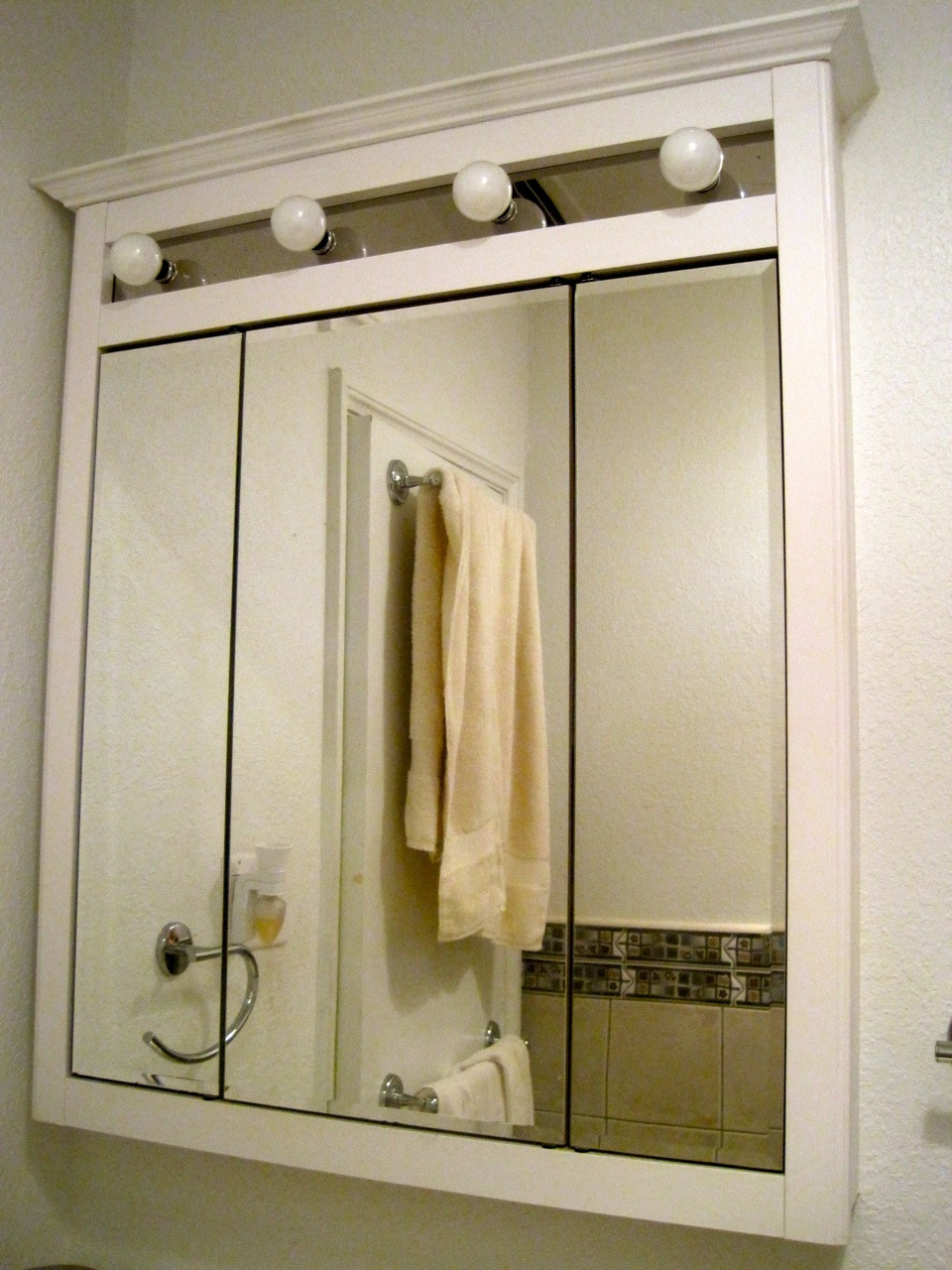 Bathroom Mirror Cabinet With Light
 In Wall Medicine Cabinet Ideas – HomesFeed