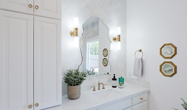 Placement Of Mirror Over Bathroom Vanity
