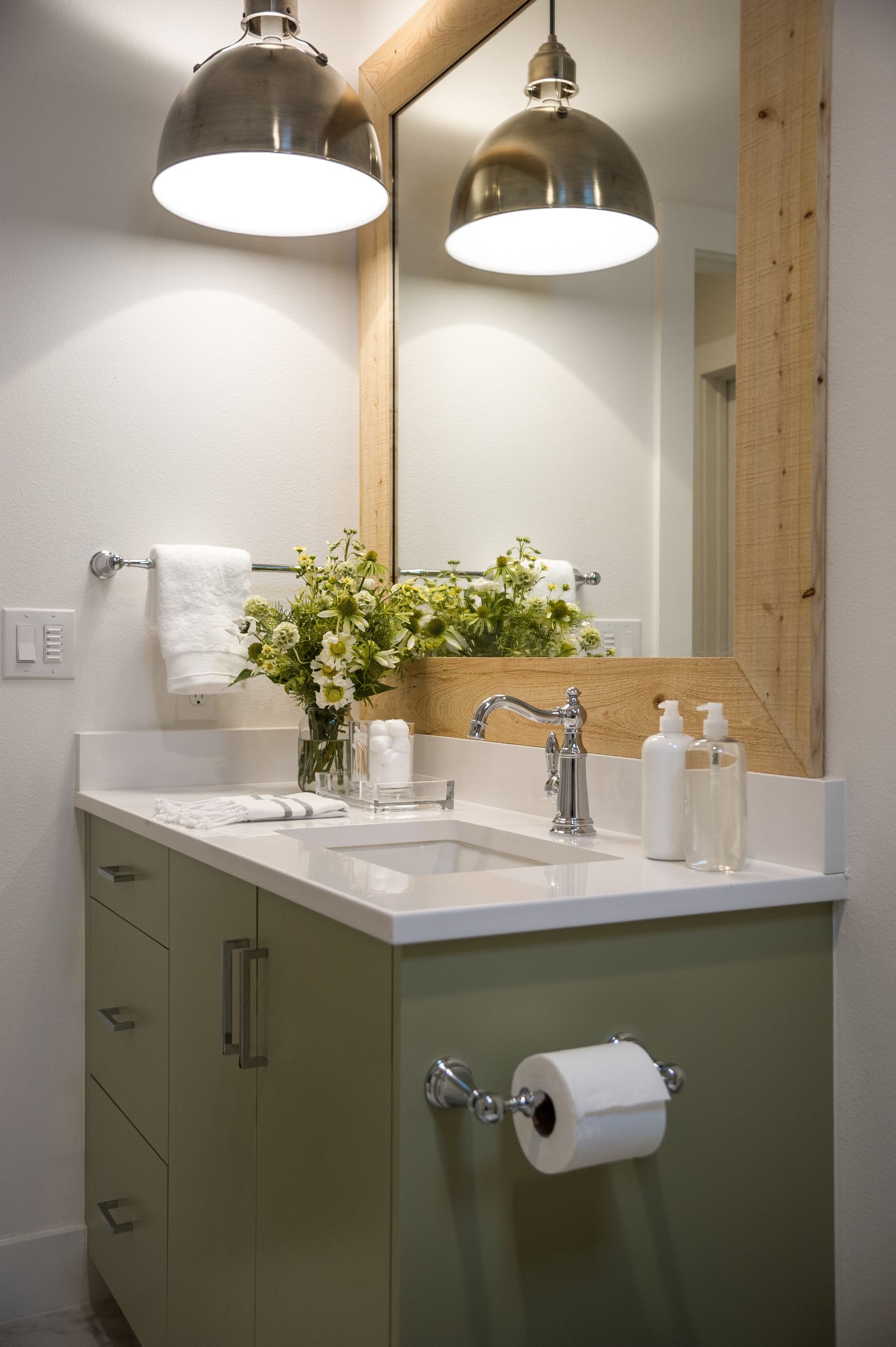 Bathroom Pendant Lights Over Vanity
 20 Beautiful Modern Bathroom Lighting Ideas