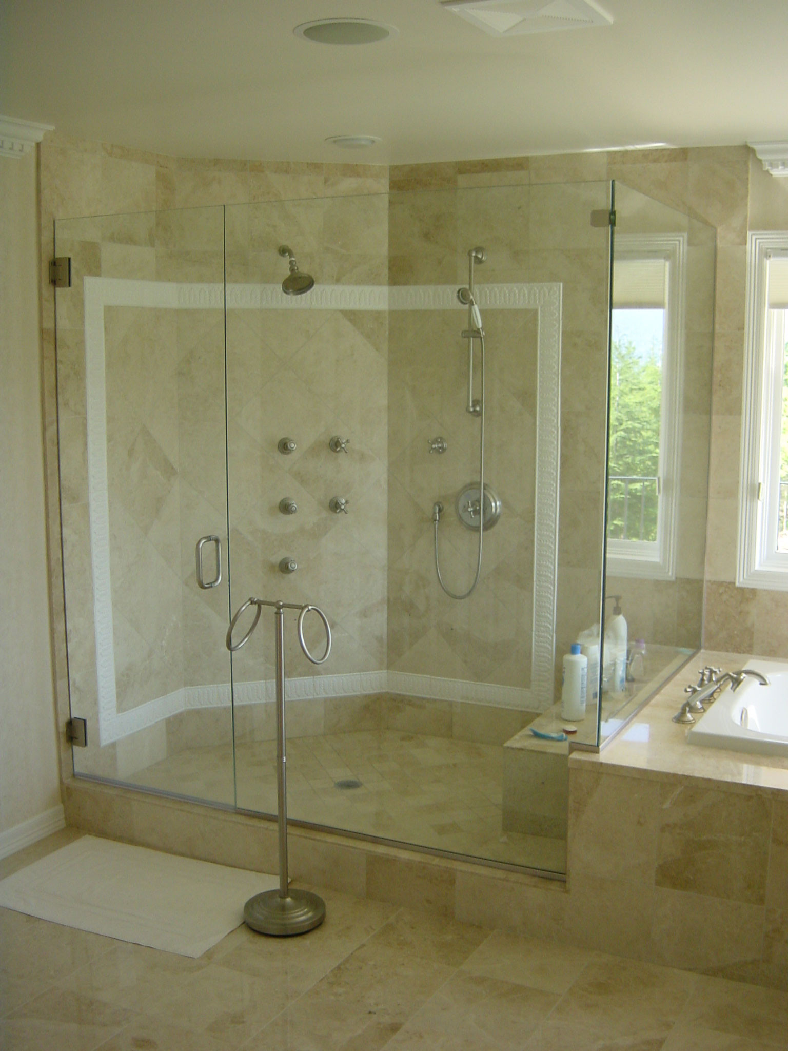 Bathroom Shower Glass Doors
 Framed vs Frameless Glass Shower Doors Options