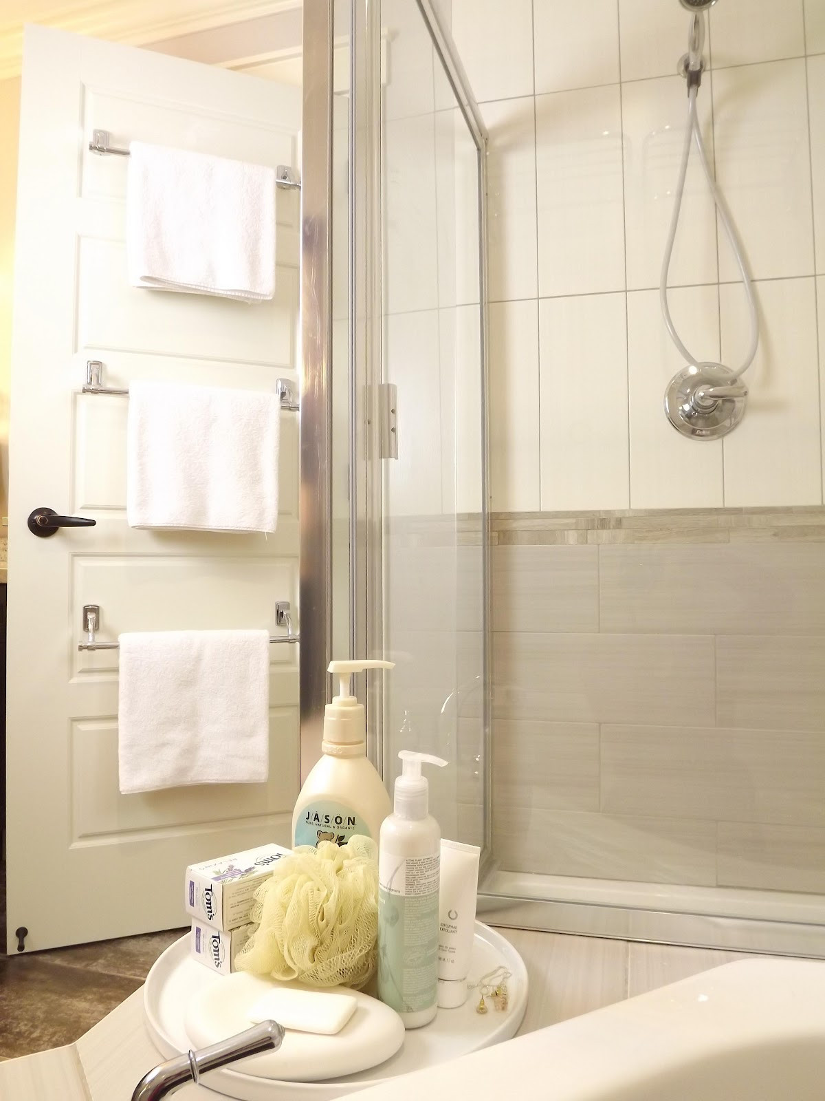 Bathroom Towel Designs
 Ways to Make Your Tiny Bathroom Look Bigger Reliable