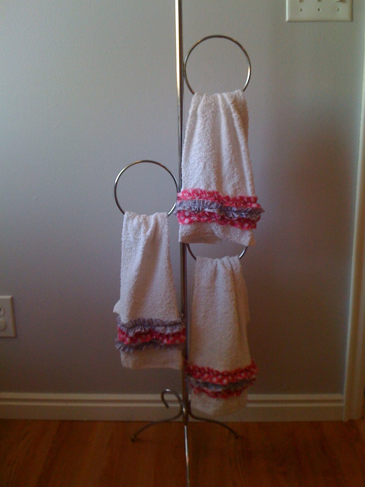 Bathroom Towel Designs
 Inkin cute Ideas Craft bathroom towels