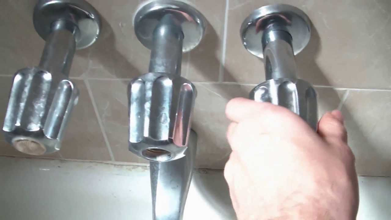 Bathroom Tub Faucet Leaking
 How To Fix A Leaking Bathtub Faucet Quick And Easy