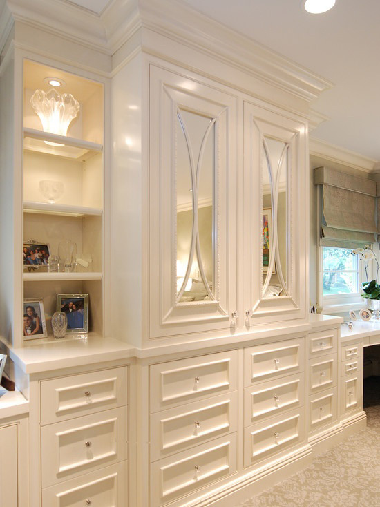 Bedroom Cabinet Ideas
 The Peak of Très Chic Built Ins in the Bedroom