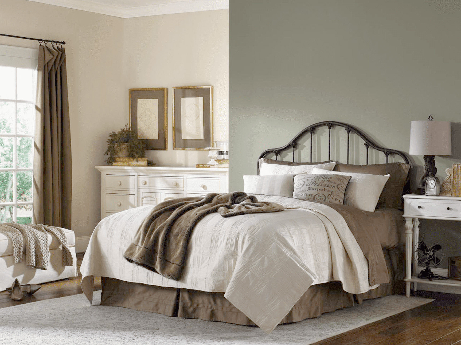 Bedroom Paint Colors
 8 Relaxing Sherwin Williams Paint Colors for Bedrooms