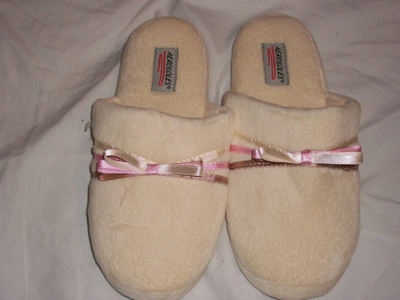 Bedroom Shoes For Womens
 NWT AEROSOLES WOMEN S BEDROOM SLIPPERS