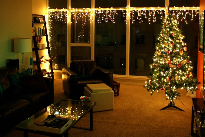 Christmas Lights In Living Room
 How To Use Christmas Lights In Indoor Decor