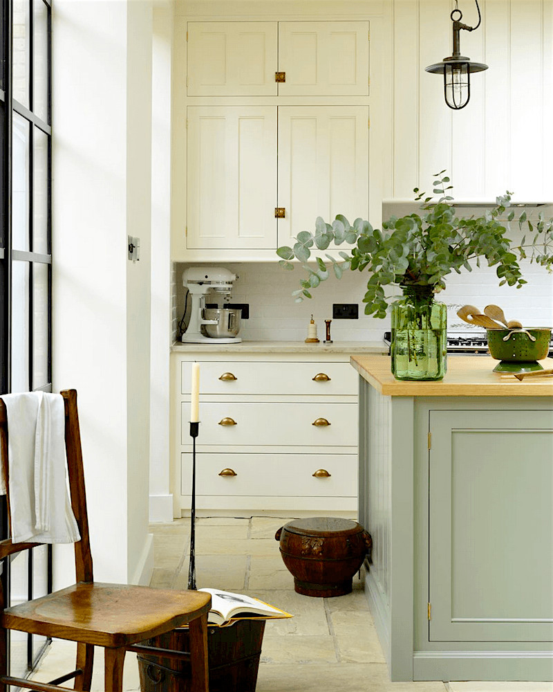 Classic White Kitchen
 Breathtakingly Beautiful Classic Kitchens That Are Not
