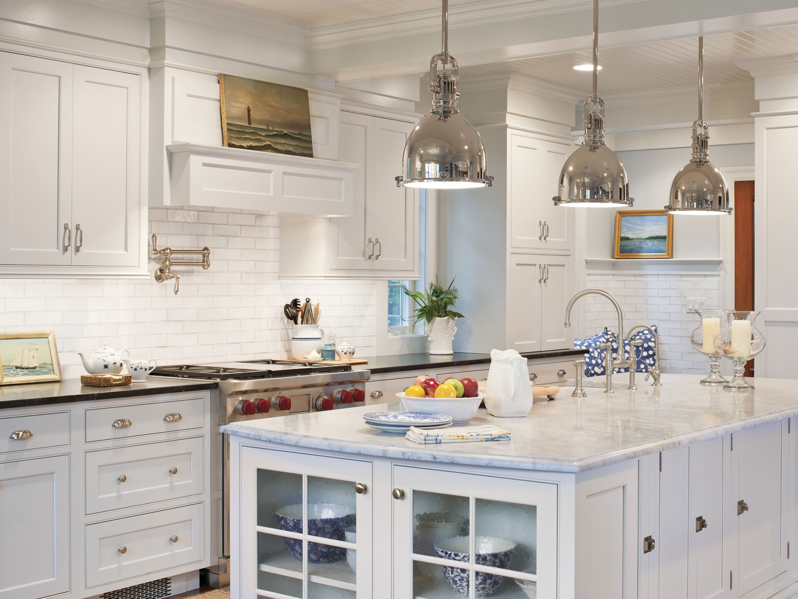 Classic White Kitchen
 Classic White Kitchen Cabinets