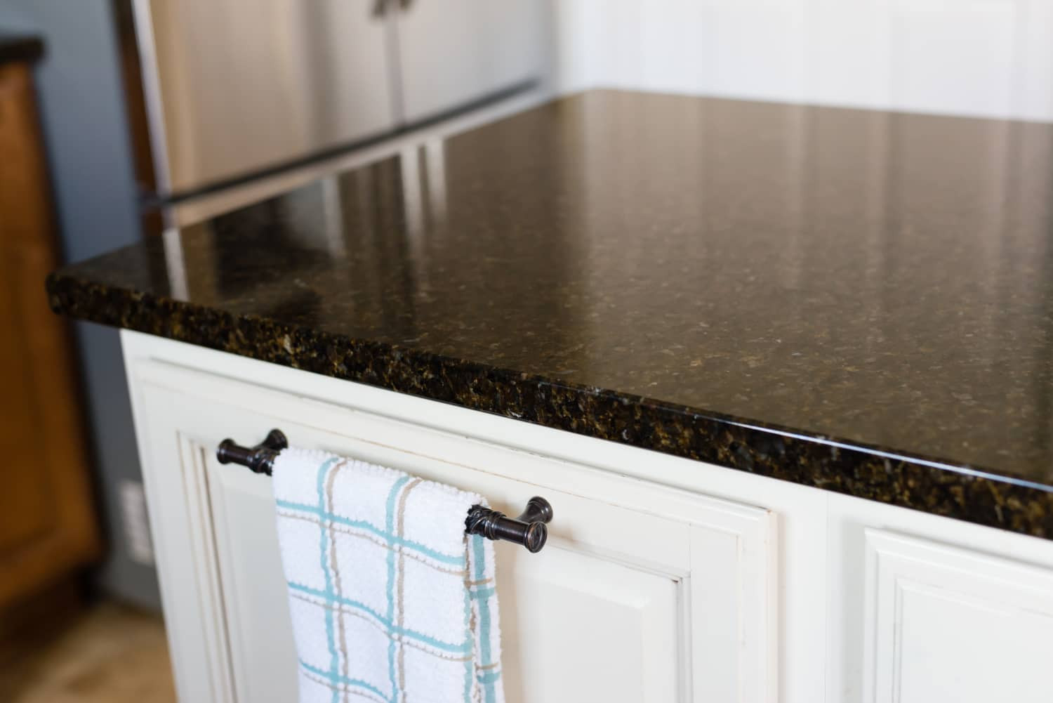 Clean Kitchen Counter
 How To Clean and Disinfect Granite Countertops