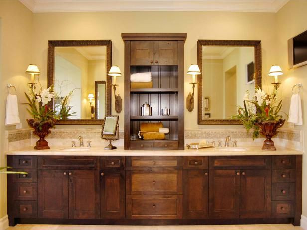 Comfort Height Bathroom Vanity
 20 Master Bathrooms with Double Sink Vanities