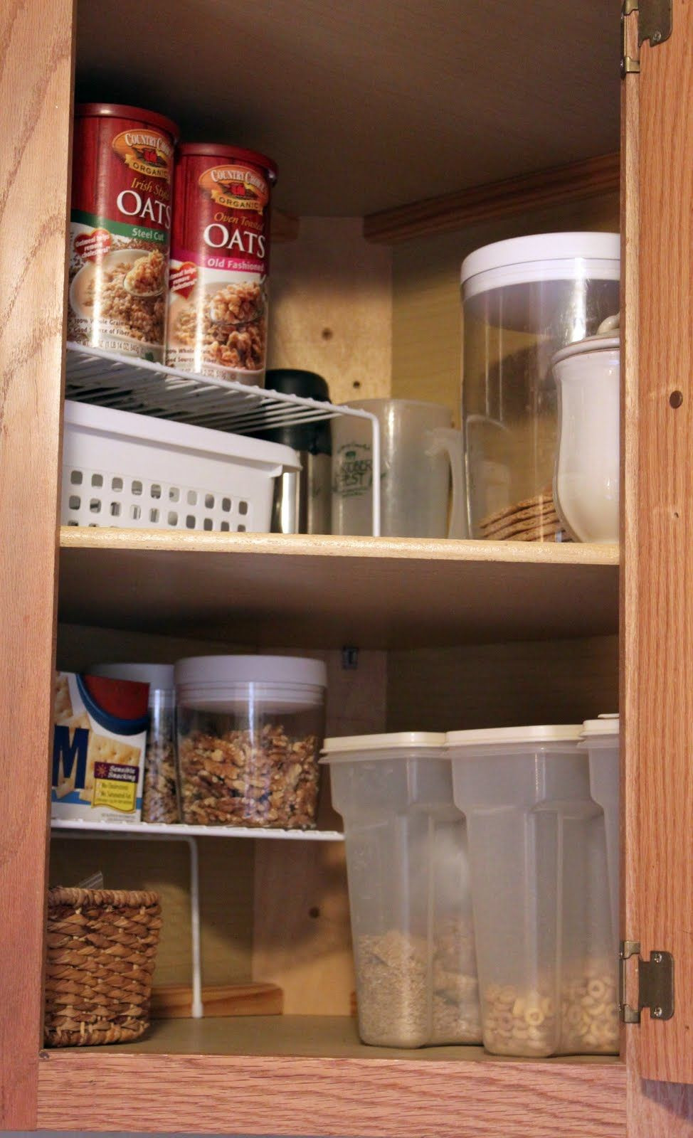 Corner Kitchen Cabinet Organization
 Organizing idea for those awkward Corner Kitchen Cabinets