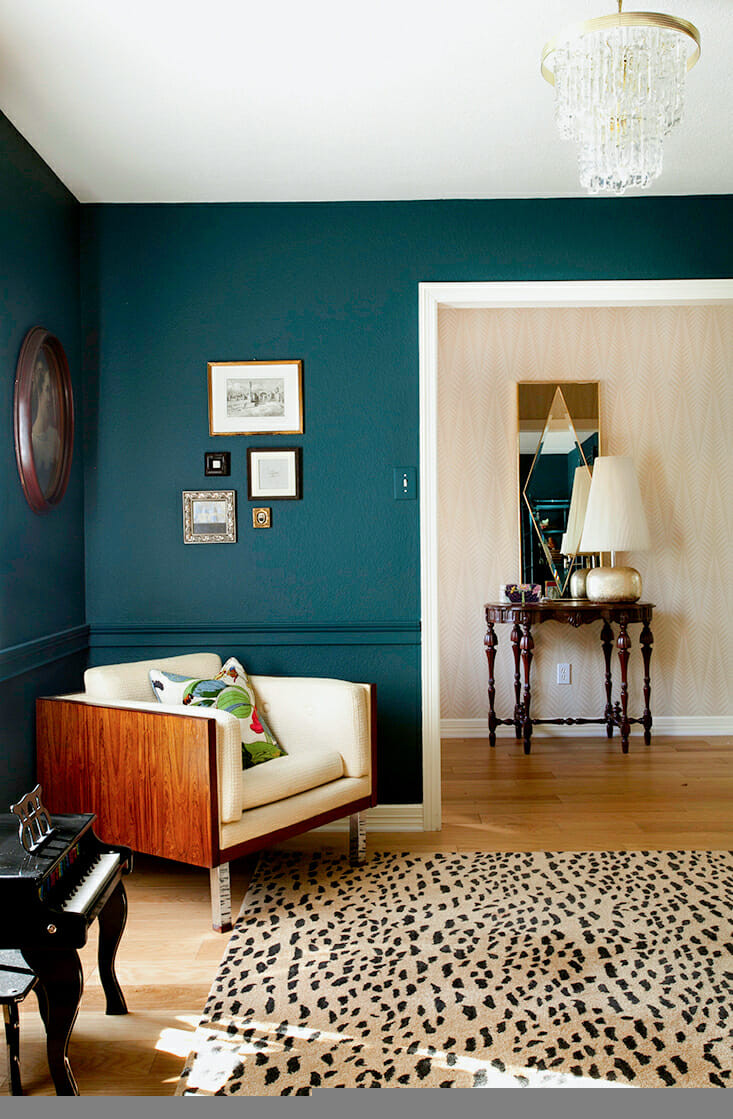 Cost To Paint Living Room
 How to Use Bold Paint Colors in Your Living Room