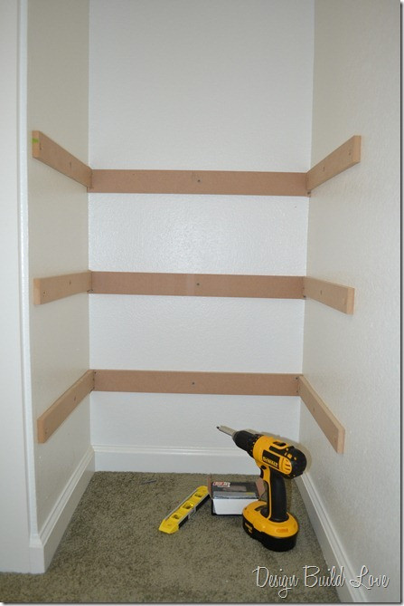 DIY Closet Shelves Plans
 7 Simple Steps to Create Cheap & Easy Built In Closet
