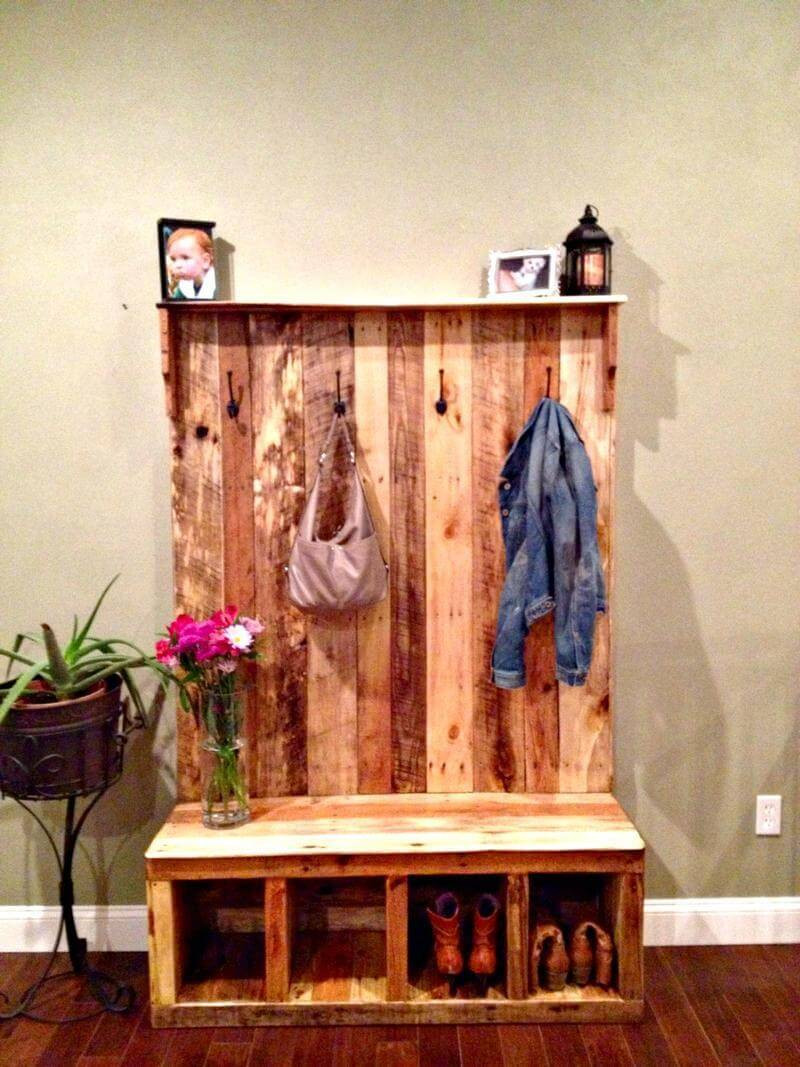 Diy Hall Tree Storage Bench
 DIY Your Own Pallet Hall Tree or Pallet Wood Entryway Bench