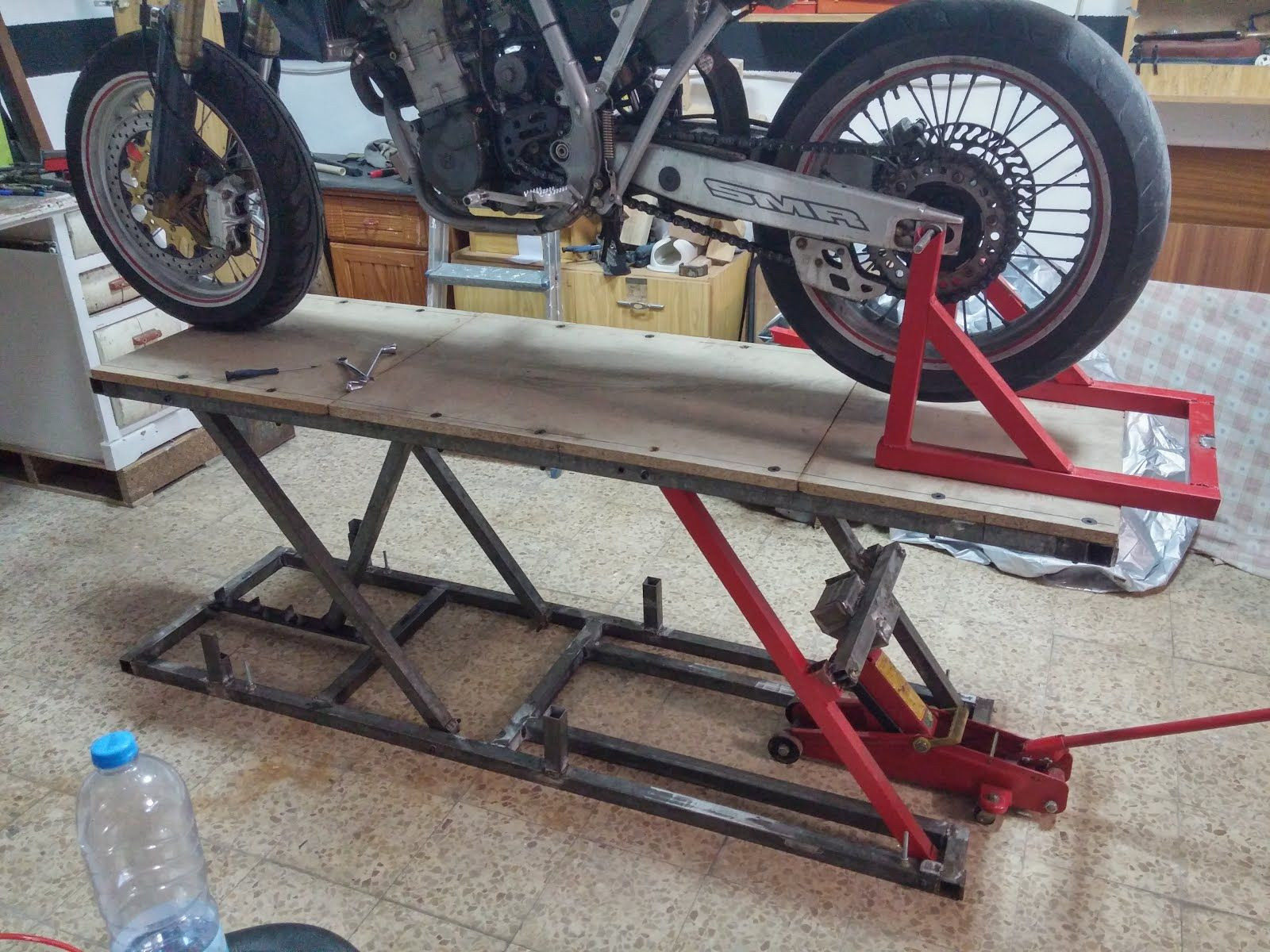 DIY Motorcycle Lift Plans
 Homemade bike lift