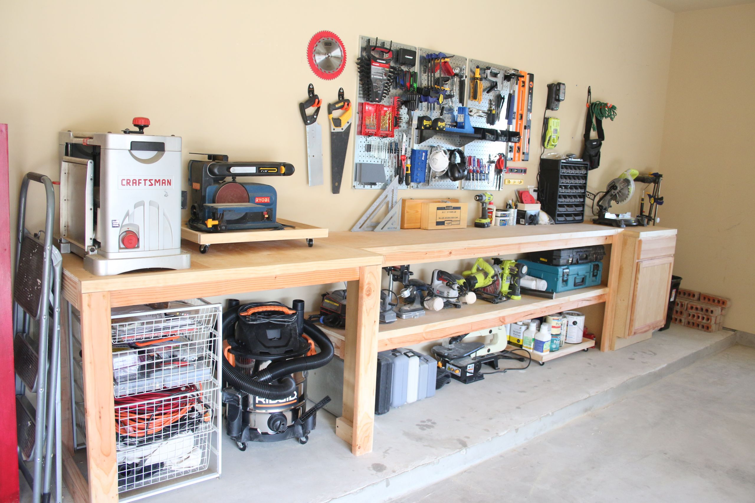 DIY Workshop Plans
 Easy and Fast DIY Garage Workshop