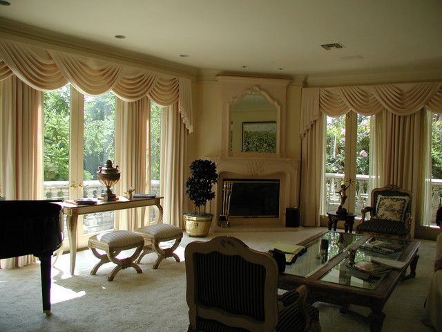 Elegant Living Room Curtains
 Traditional Elegant Living Room Traditional Curtains