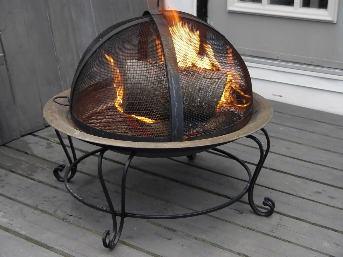 Fire Pit On Wood Deck
 Using a Fire Pit on a Wood Deck