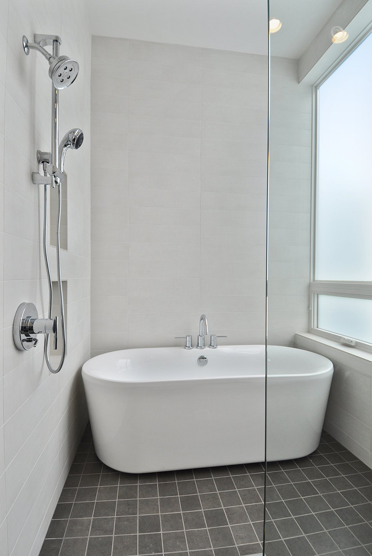 Freestanding Tub In Small Bathroom
 Perfect Small Bathtubs With Shower Inspirations