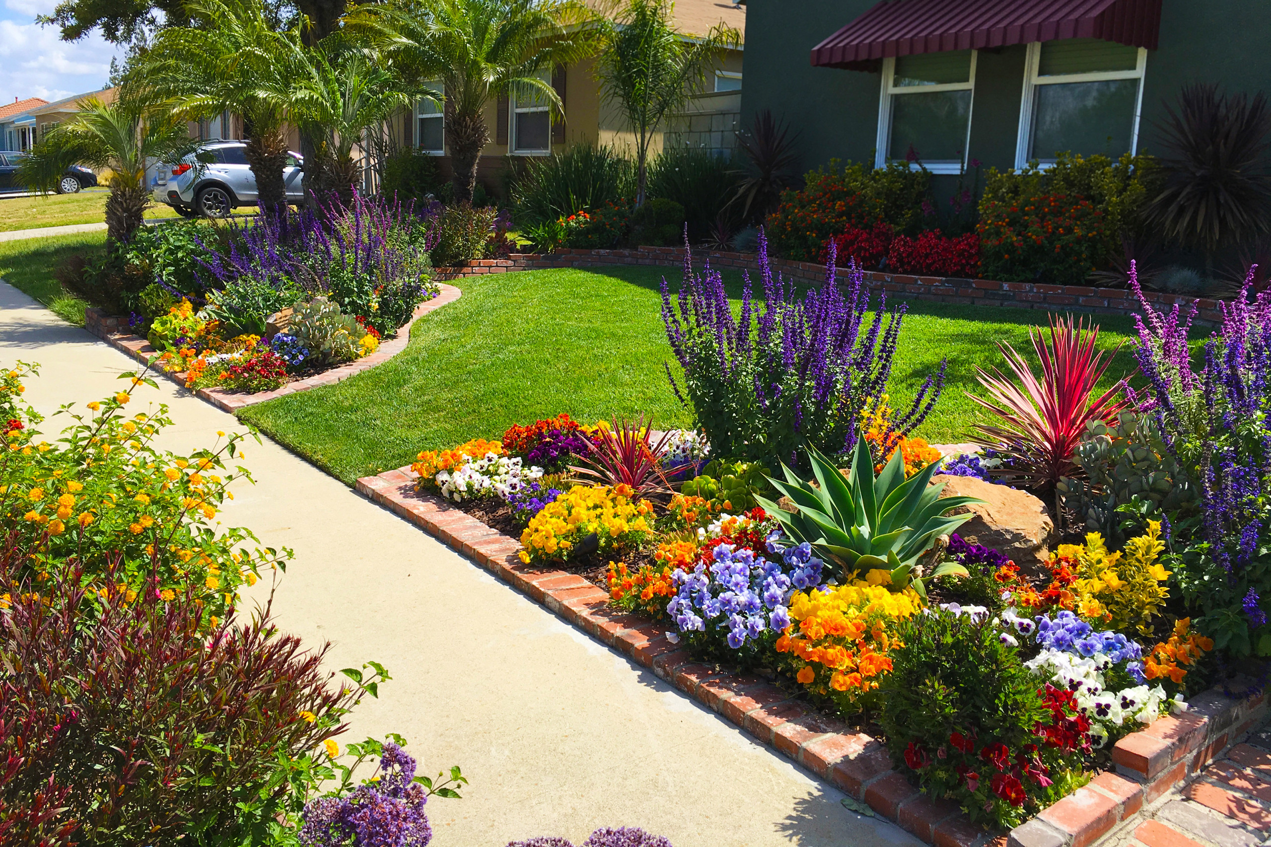 Frontyard Landscape Pictures
 Front Yard Landscaping Ideas for Curb Appeal
