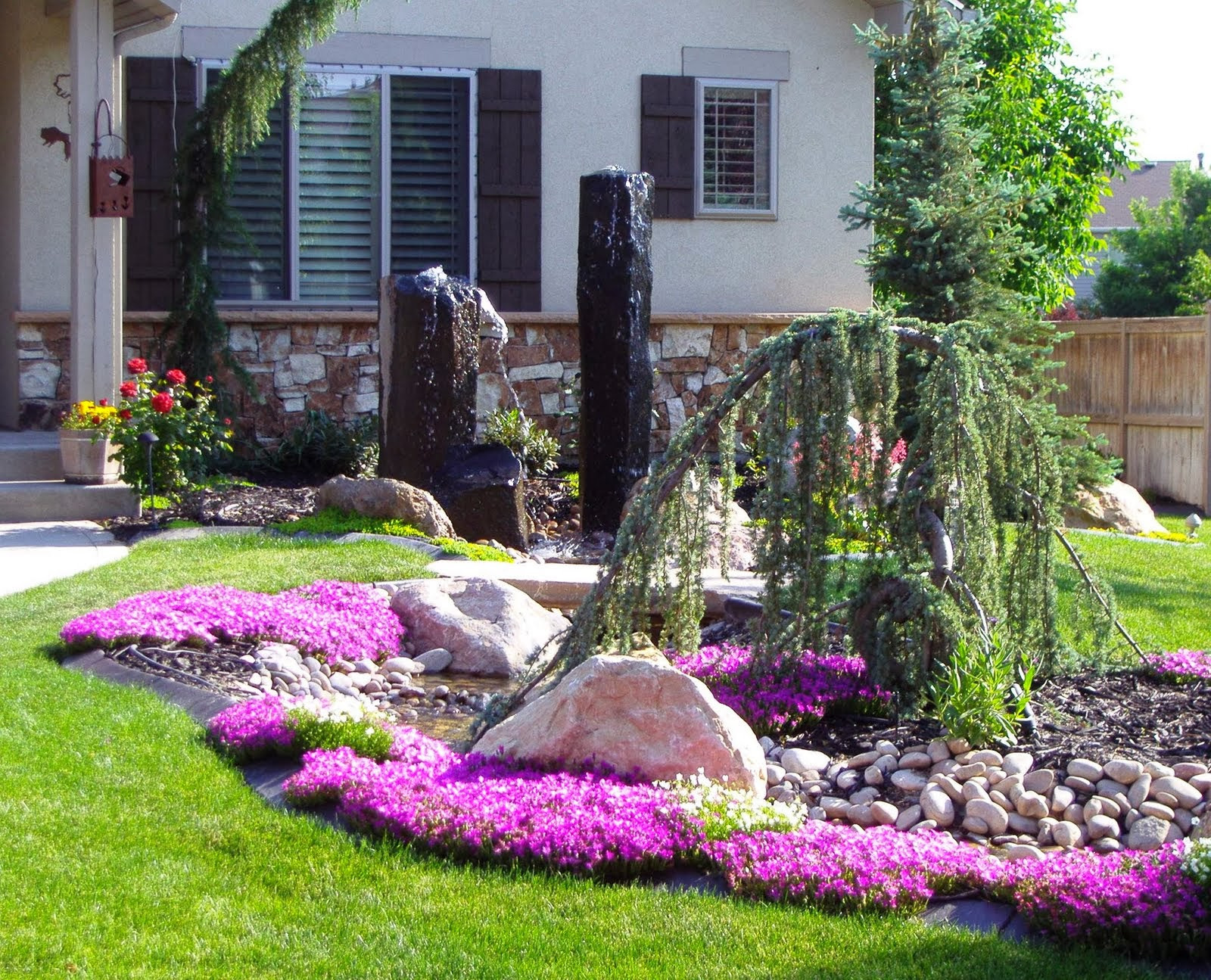 Frontyard Landscape Pictures
 Gardening and Landscaping Front Yard Landscaping Ideas