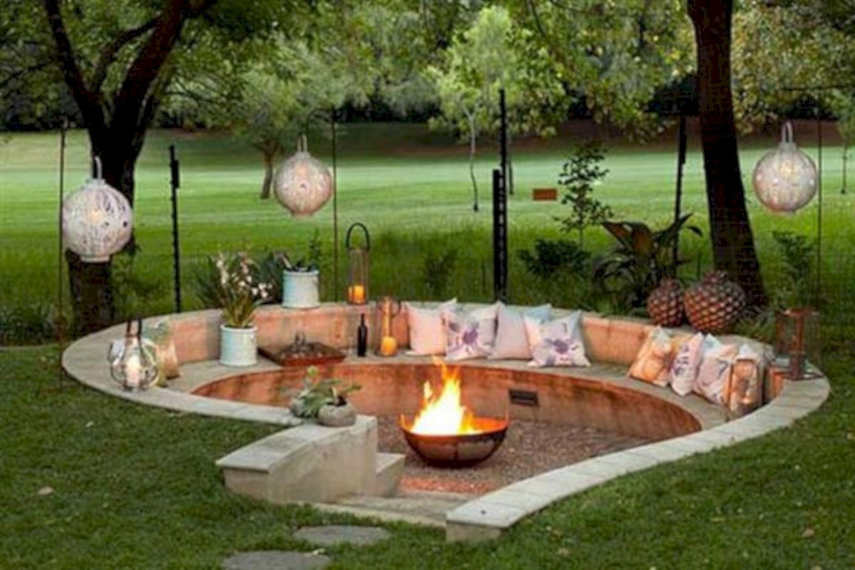 Garden Fire Pit
 37 DIY Outdoor Fireplace and Fire pit Ideas GODIYGO
