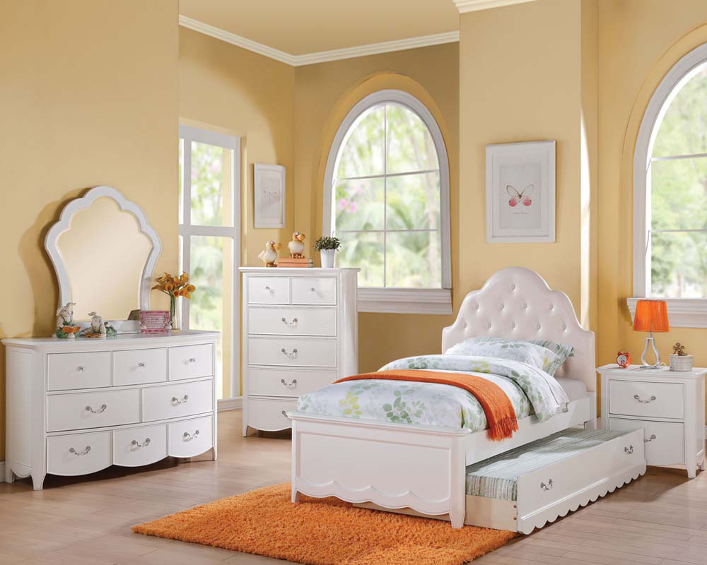 Girls Bedroom Furnature
 Girl s White Bedroom Set Cecilie in Acme Furniture AC SET