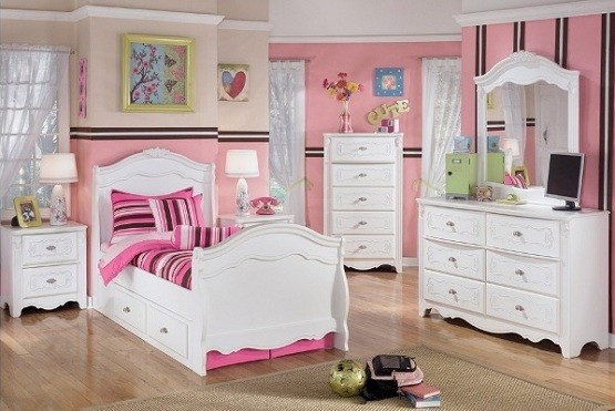 Girls Bedroom Furnature
 2 Best Girls Bedroom Furniture Themes