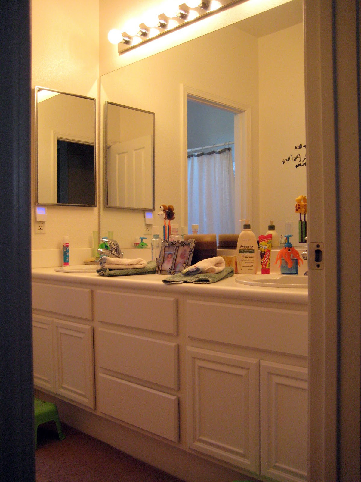 Kids Bathroom Mirror
 Kids’ Bathroom Mirror – e Project A Weekend