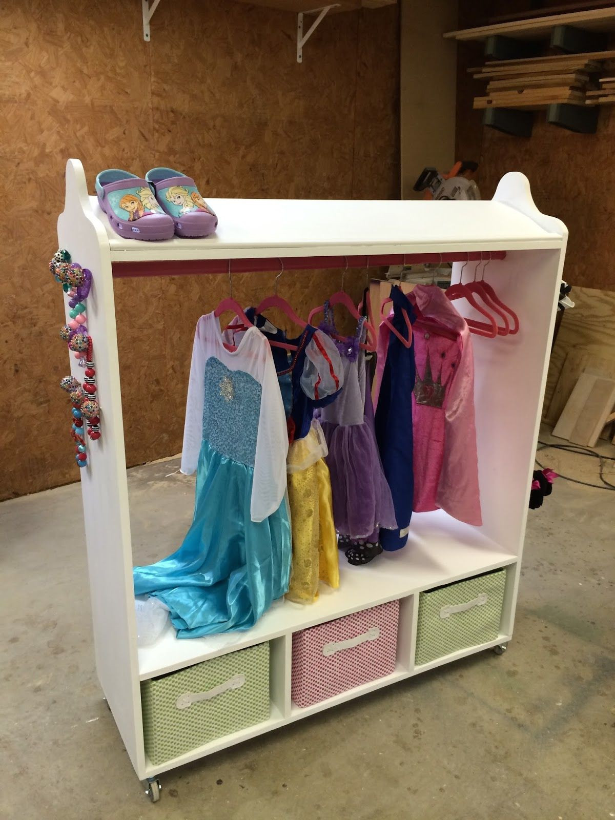 Kids Dress Up Storage
 Wilker Do s DIY Dress Up Station for kids