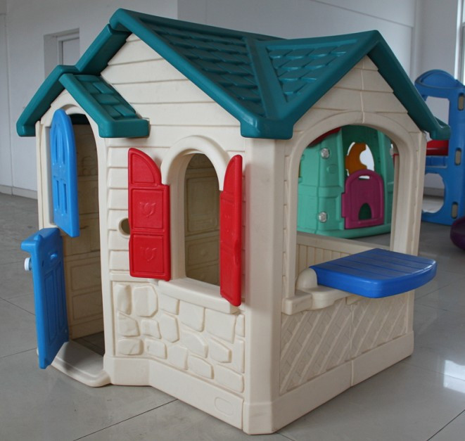 Kids Outdoor Plastic Playhouse
 What does an IGN Clubhouse look like