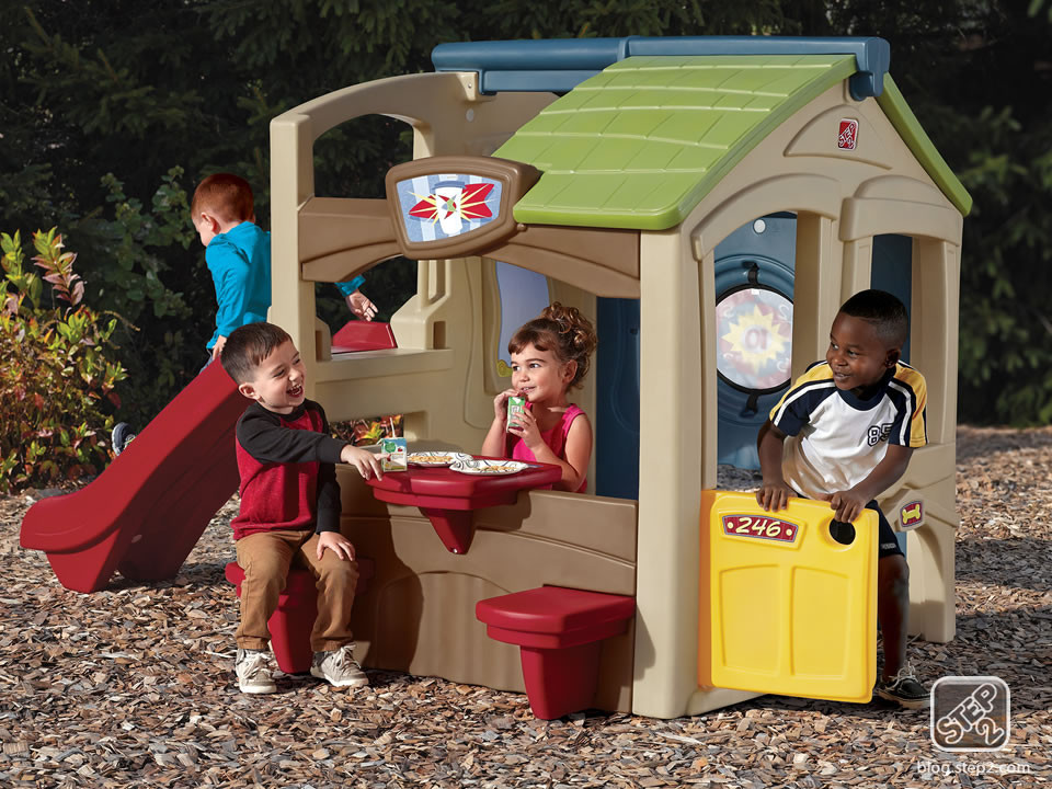 Kids Outdoor Plastic Playhouses
 6 Tips for Selecting the Best Playhouse Step2 Blog