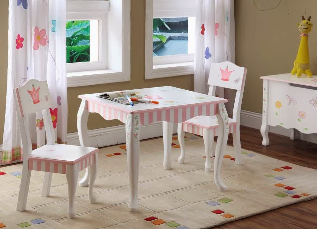 Kids Wooden Table Set
 Wooden Table and Chairs for Kids – HomesFeed