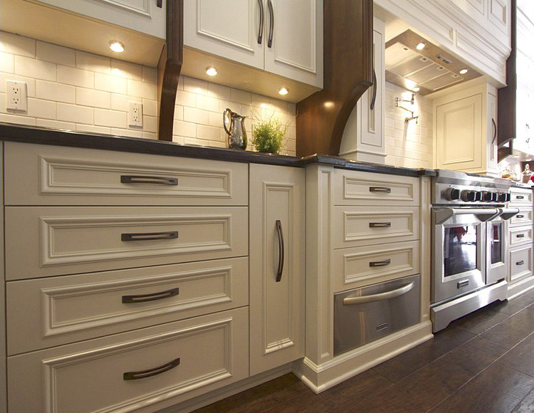 Kitchen Base Cabinets With Drawers
 4 Reasons You Should Choose Drawers instead of Lower Cabinets