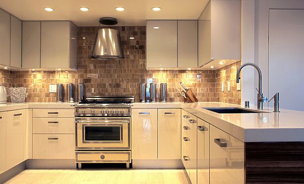 Kitchen Cabinet Light
 Under Cabinet Lighting Adds Style and Function to Your Kitchen