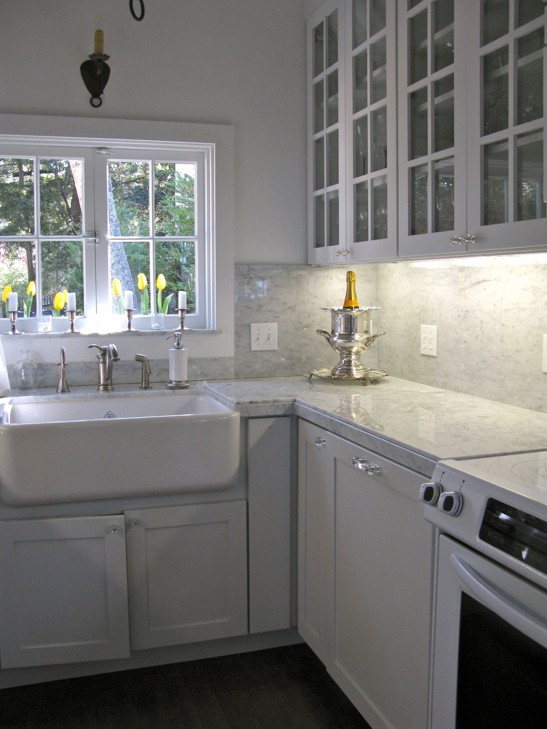 Kitchen Countertop And Backsplash Ideas
 Carrara Marble Backsplash Ideas – HomesFeed