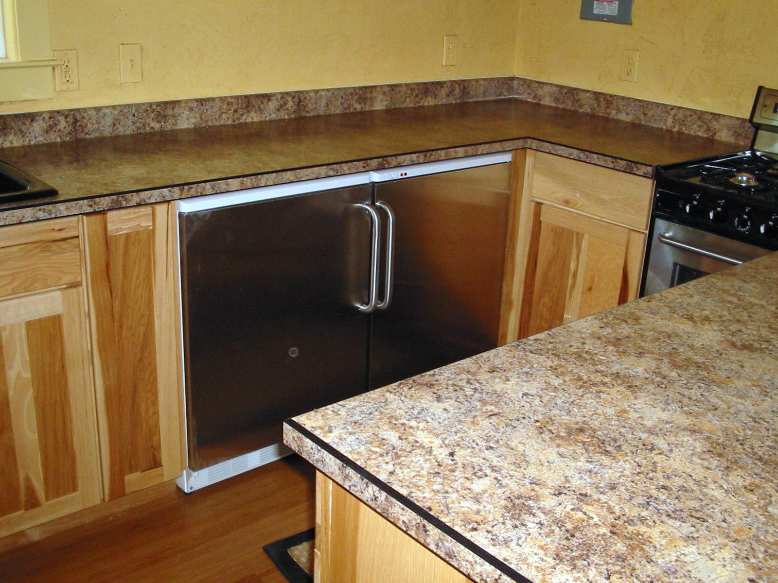 Kitchen Countertops Lowes
 Kitchen Wonderful Granite Countertops Lowes For Amazing