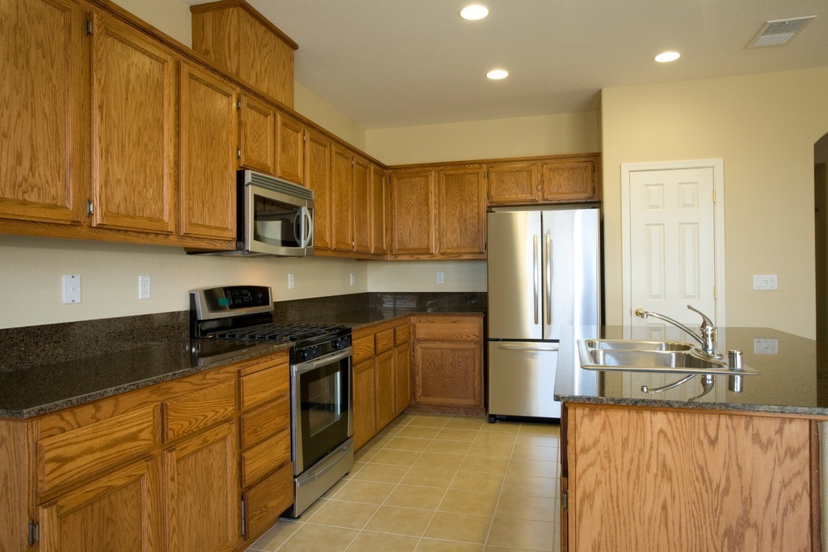 Kitchen Wall Colors
 Paint Color Advice for a Kitchen With Oak Cabinets